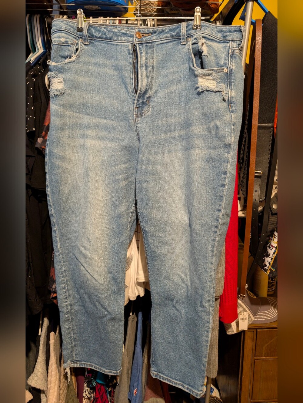 American Eagle Outfitters Light Blue Distressed Women’s Jeans
